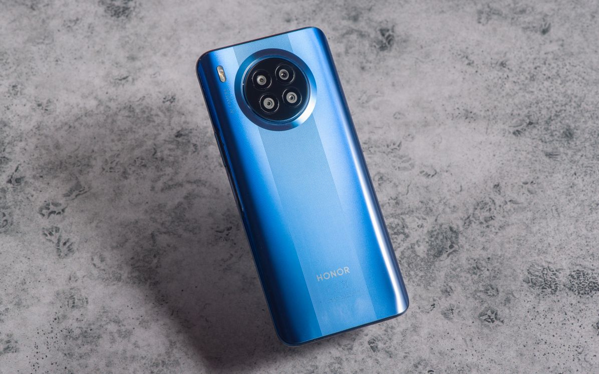 В России открылись продажи Honor 50 Lite